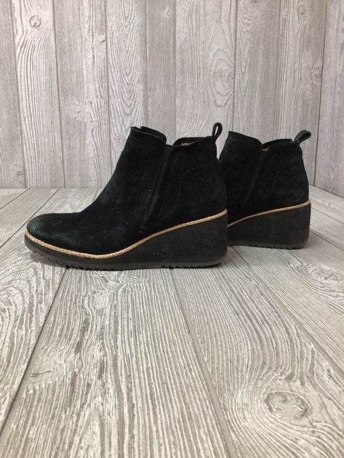 Sofft Boots Suede Wedge Size 9