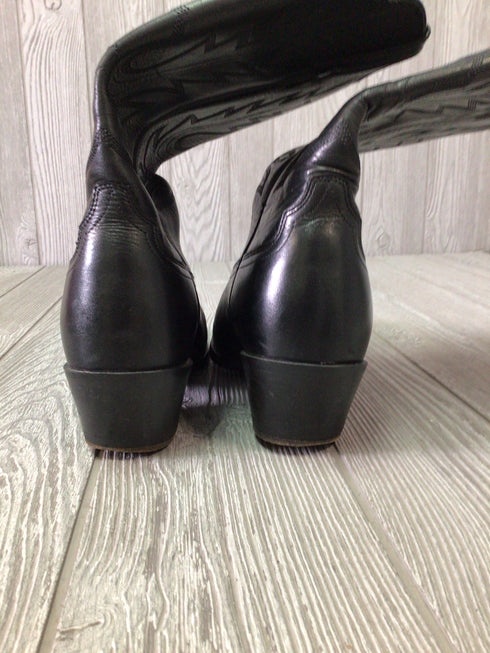Ariat Cowgirl Boots Size 9.5