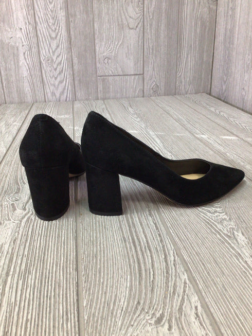 Marc Fisher Size 6.5 Suede Pumps