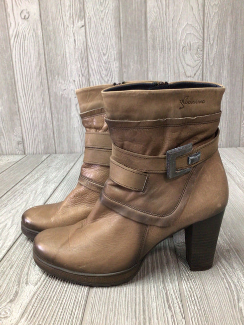 Dorking by Fluchos Boots Size 39