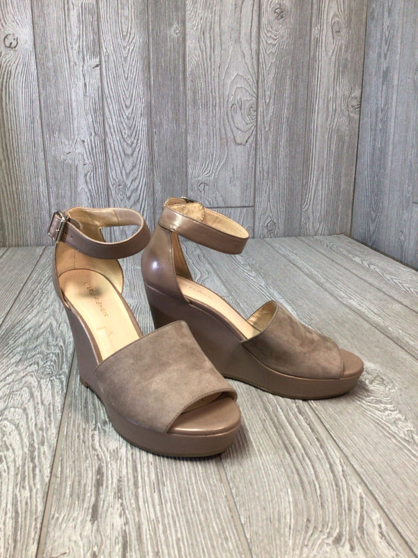 Marc Fisher Size 8.5 Man Made Wedges