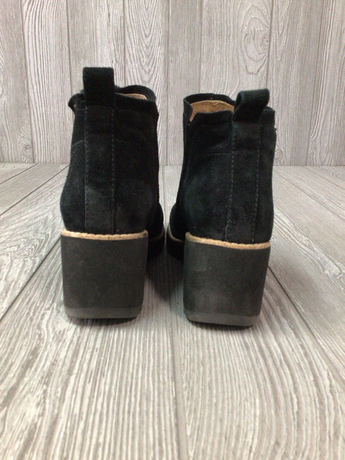 Sofft Boots Suede Wedge Size 9