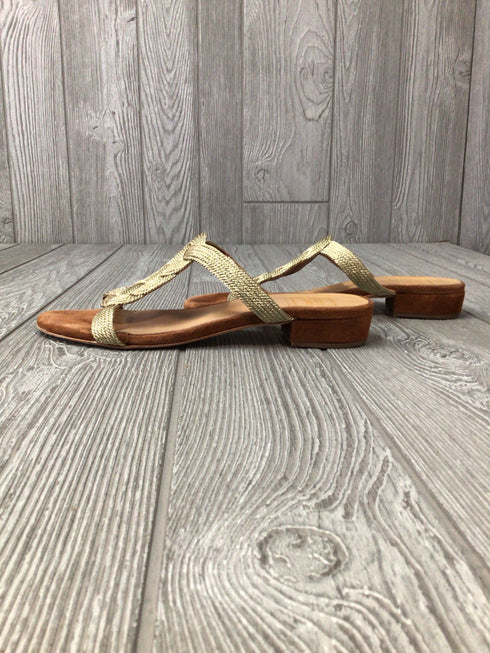 120% Lino Sandals Size 8.5