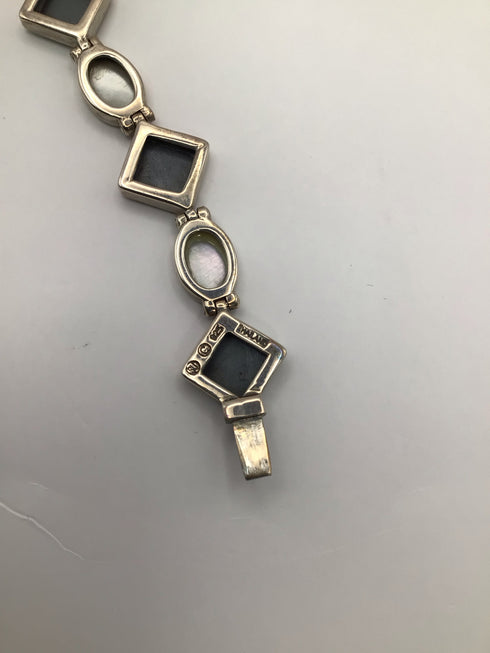 Mother Of Pearl Bracelet 7.5"