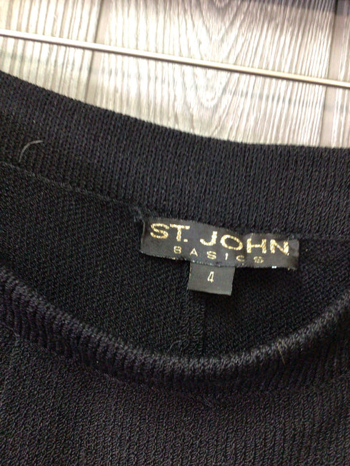 St. John Knit Shorts Size 4