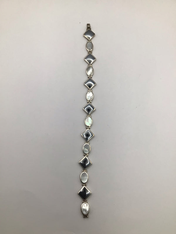 Mother Of Pearl Bracelet 7.5"
