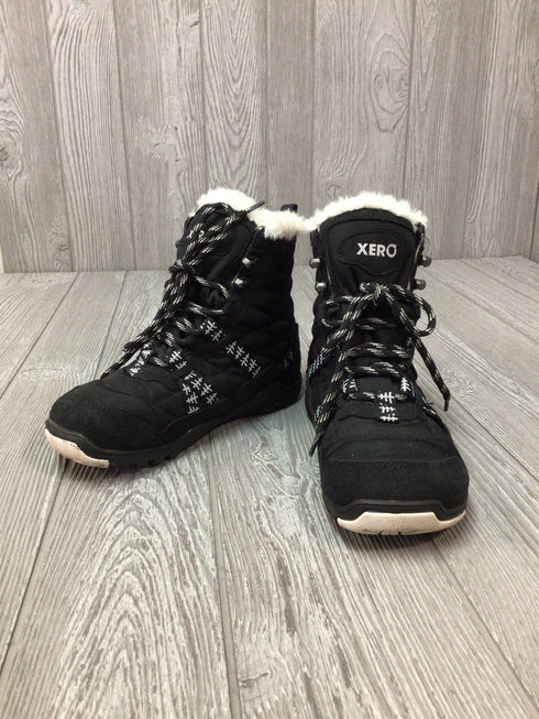 Xero Barefoot Quilted Boots Size 6