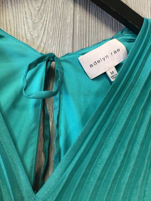 adelyn rae Dress Size Medium