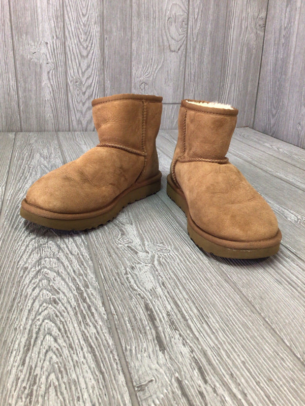 Ugg Classic Mini II Boots Size 7