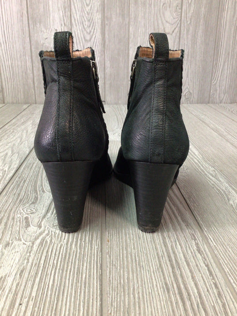 Caslon Ankle Boots Size 8