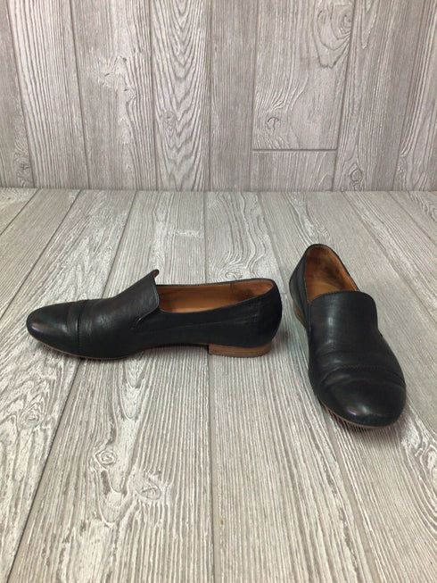 Paul Green Flats Size US7 pre-owned