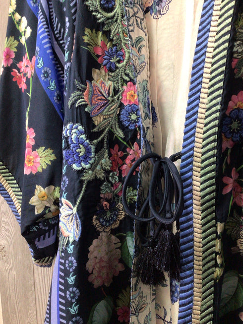 Johnny Was Reversible Kimono Size Large pre-owned