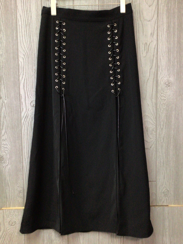 Gracia Skirt Size Medium New