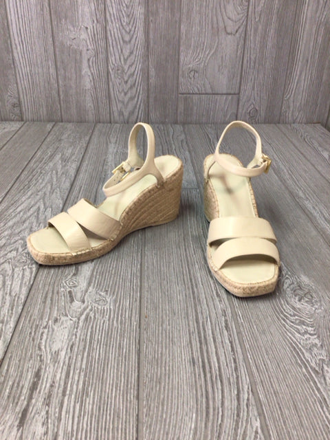 Vince Gwen Wedges Size 9