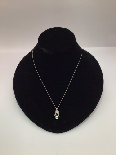 White Gold Bell Flower Pendant Vintage Necklace