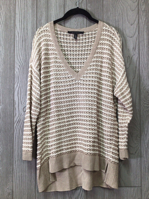 White House-Black Market Sweater Size Medium