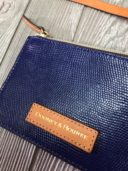 Dooney & Bourke zip on a leash