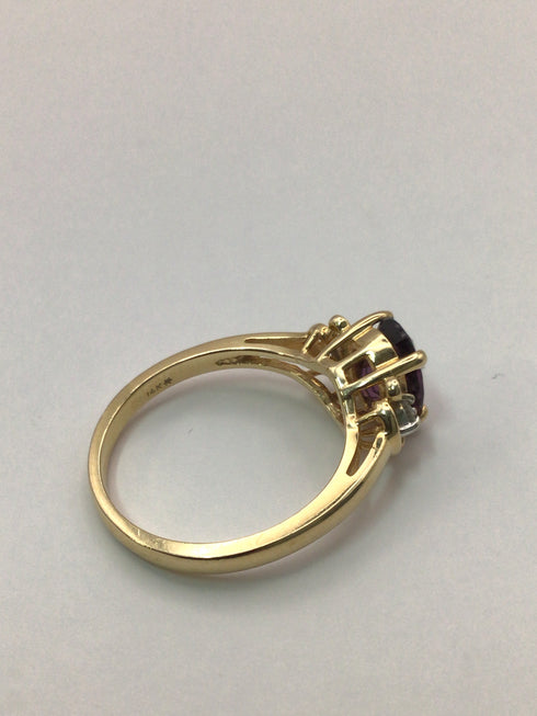 14k Gold Oval Amethyst + Diamond Ring size 6.5