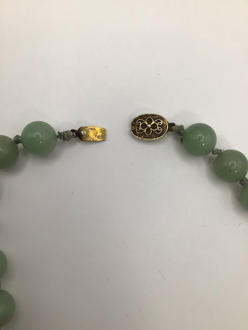 Green Jade Vintage Necklace 14" 10mm