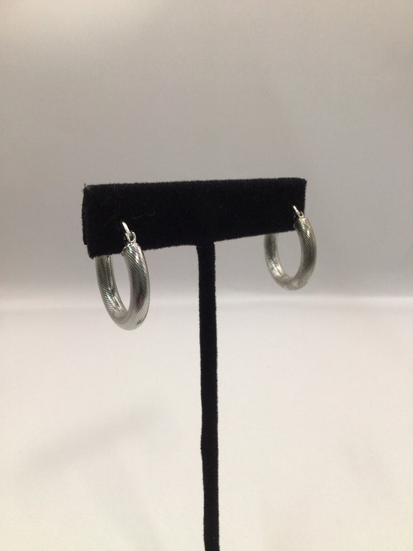 Silver .75" Hoop Earrings