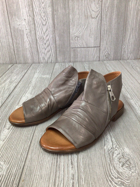 Miz Mooz Dylan Sandals Size 9-40 New
