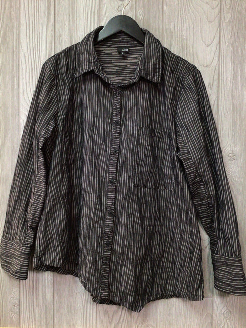 Lisa Bayne Shirt Size Large