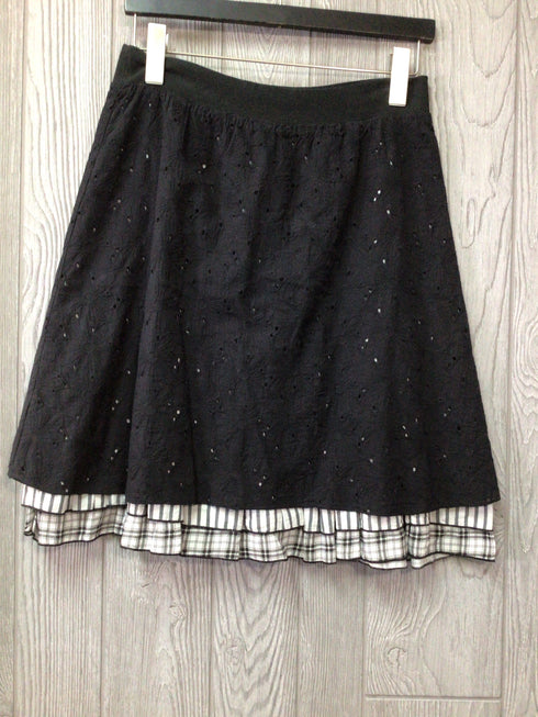 Neesh Skirt Eyelet Size Small
