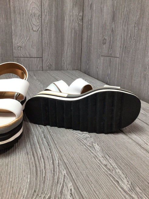 Laura Bellariva Sandals Size 7