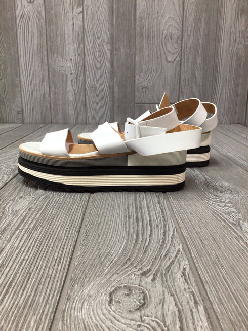 Laura Bellariva Sandals Size 7