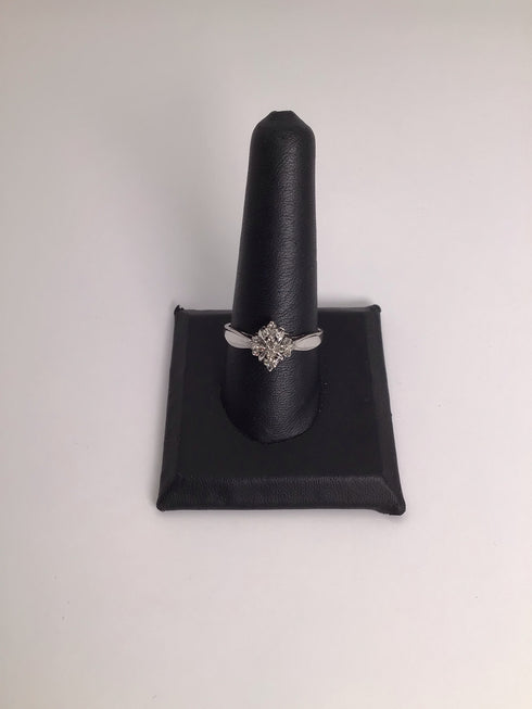 10k White Gold Diamond Ring Estate