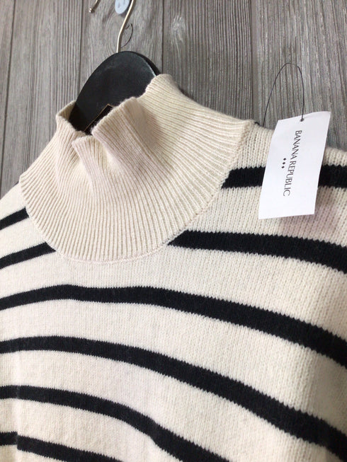 Banana Republic Sweater Size Small New