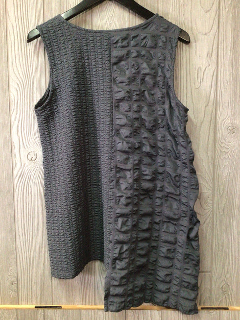 Niche Top Asymetric Pucker Size Medium