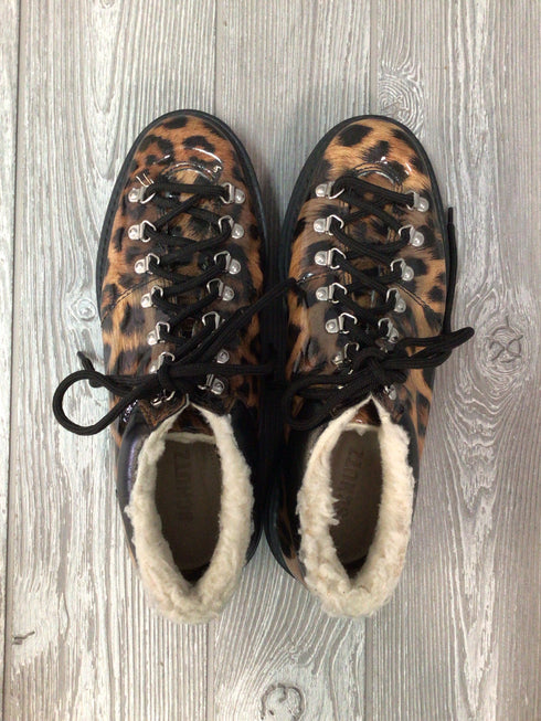 Shultz Cheetah Hiking Boots Size 9.5