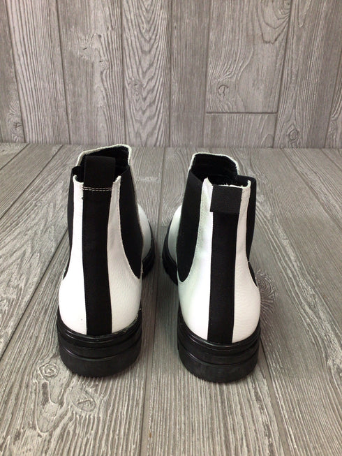 Eric Michael Chelsea Boots Size 9-40