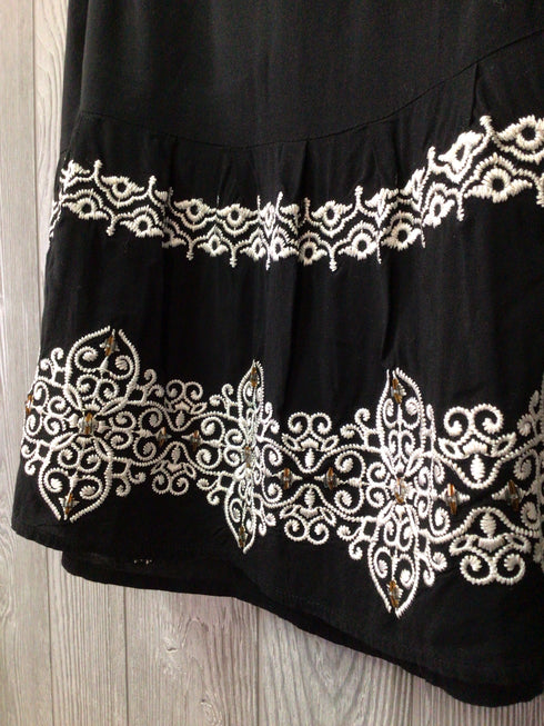 White House/Black Market Skirt Size 4