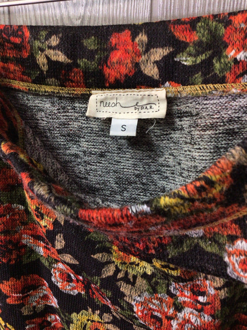 Neesh Skirt Size Small