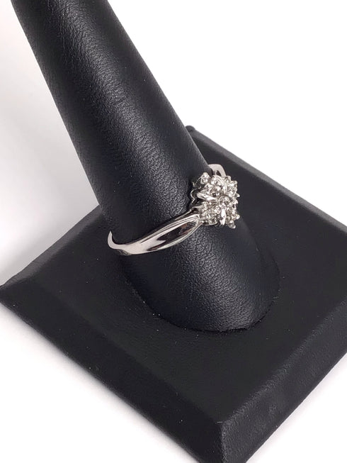 10k White Gold Diamond Ring Estate