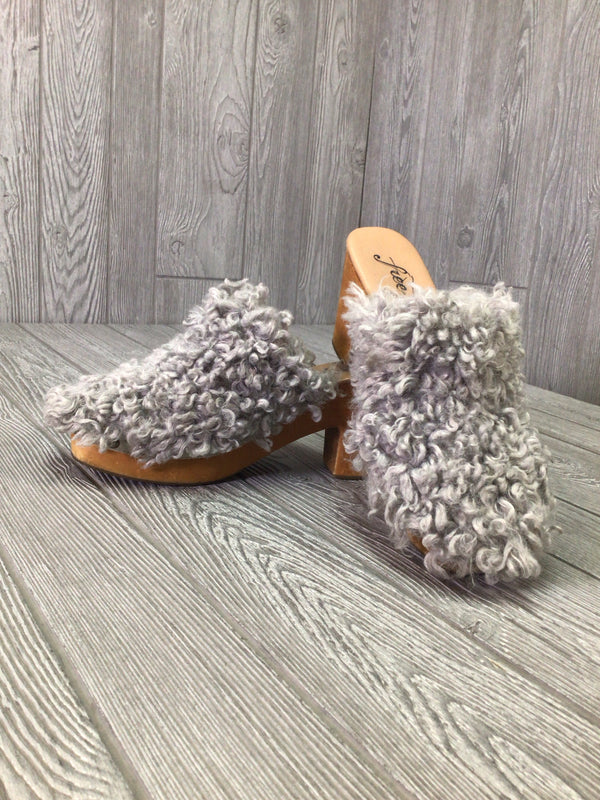 Free People Furry Clogs Size 8.5-39