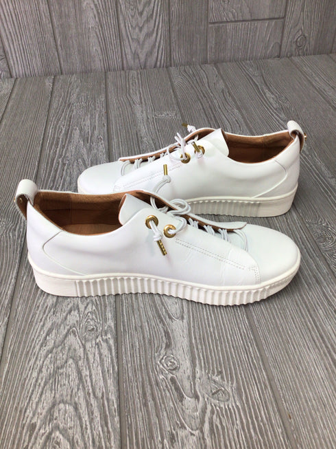 EOS Jool Sneakers Size 9 New