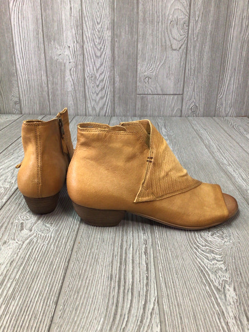 Miz Mooz Camp Booties Wheat Size 9-40 New