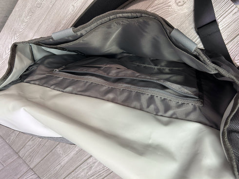 Timbuk2 Black Nylon Messenger Purse New