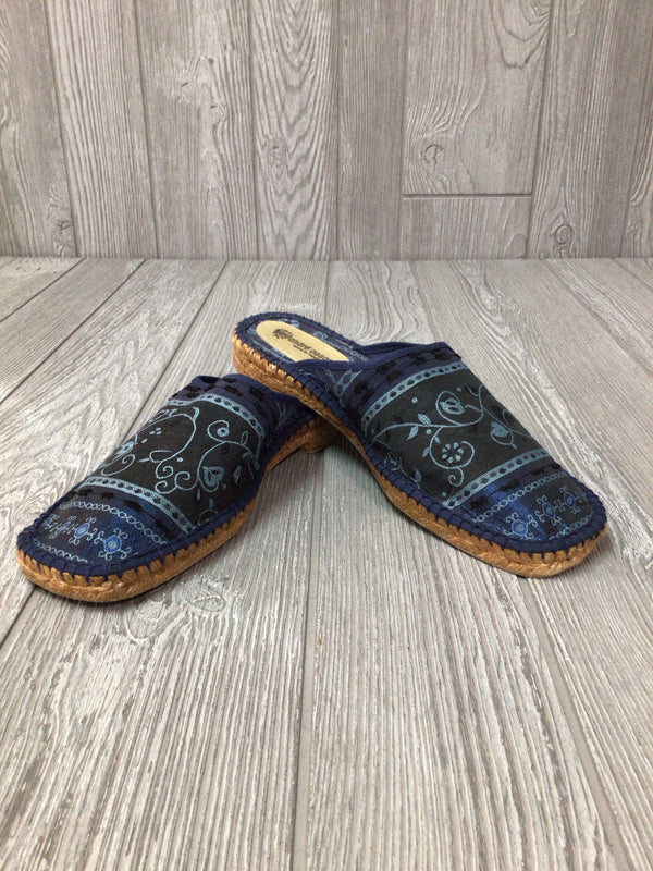 Andre Assous Mules Size 9.5