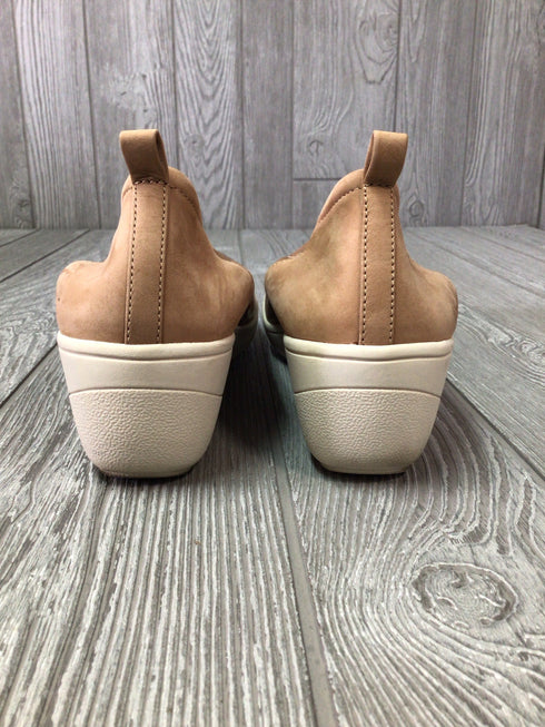 Vionic Wedges Size 9