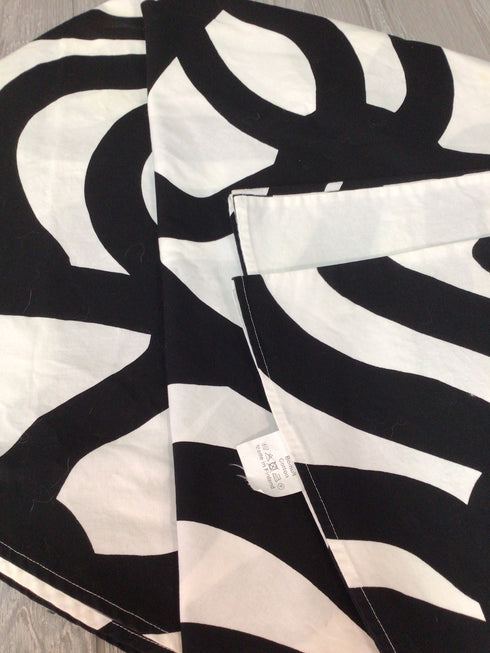 Marimekko Joonas Tablecloth Cotton 8' diameter