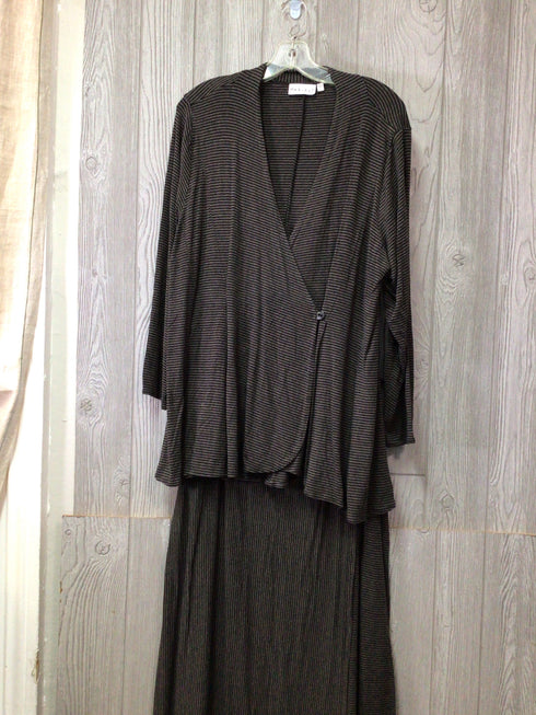 Habitat Jersey Size X-Large Skirt Set