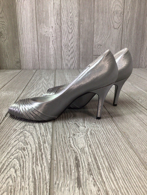 Adrianna Papell Pumps Size 8