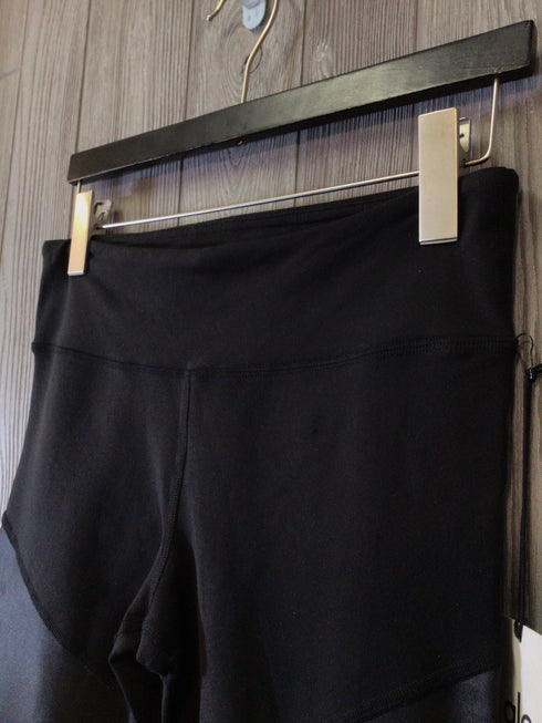 alo Yoga pants Size Medium New